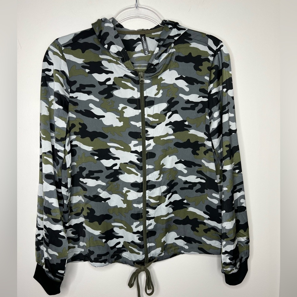 MASSINI camo zip lightweight hooded jacket w/drawstring cinch waist tie. Medium.